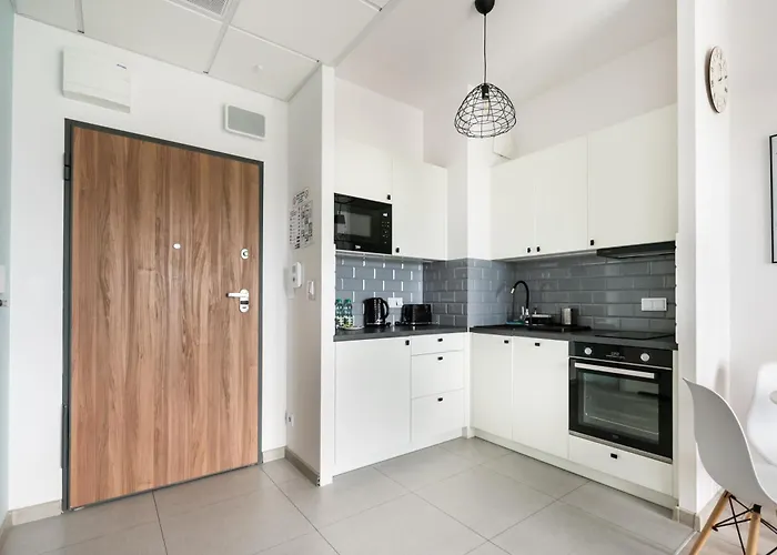 Lejlighed Prymasa Tysiaclecia Comfort By Bookinghost Warszawa