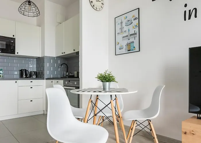 Lejlighed Prymasa Tysiaclecia Comfort By Bookinghost